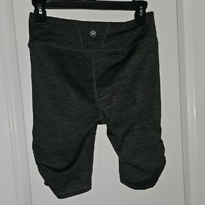 GAIAM Dark Gray Capri Leggings